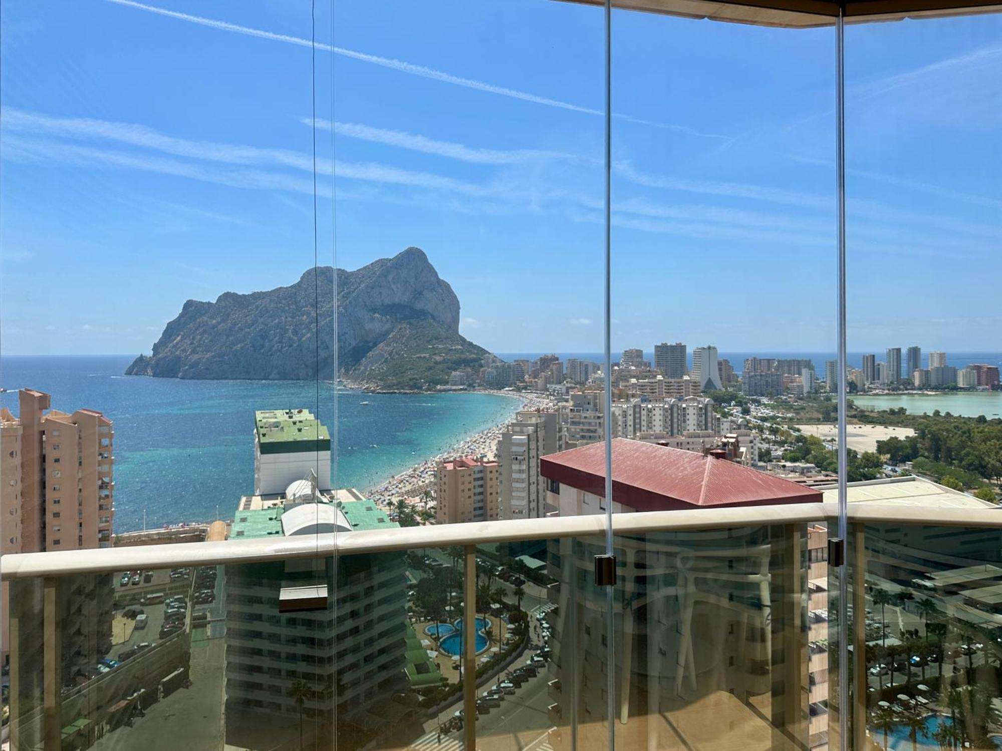 Clubrent - Esmeralda Suites 21º Piso Кальпе Екстер'єр фото
