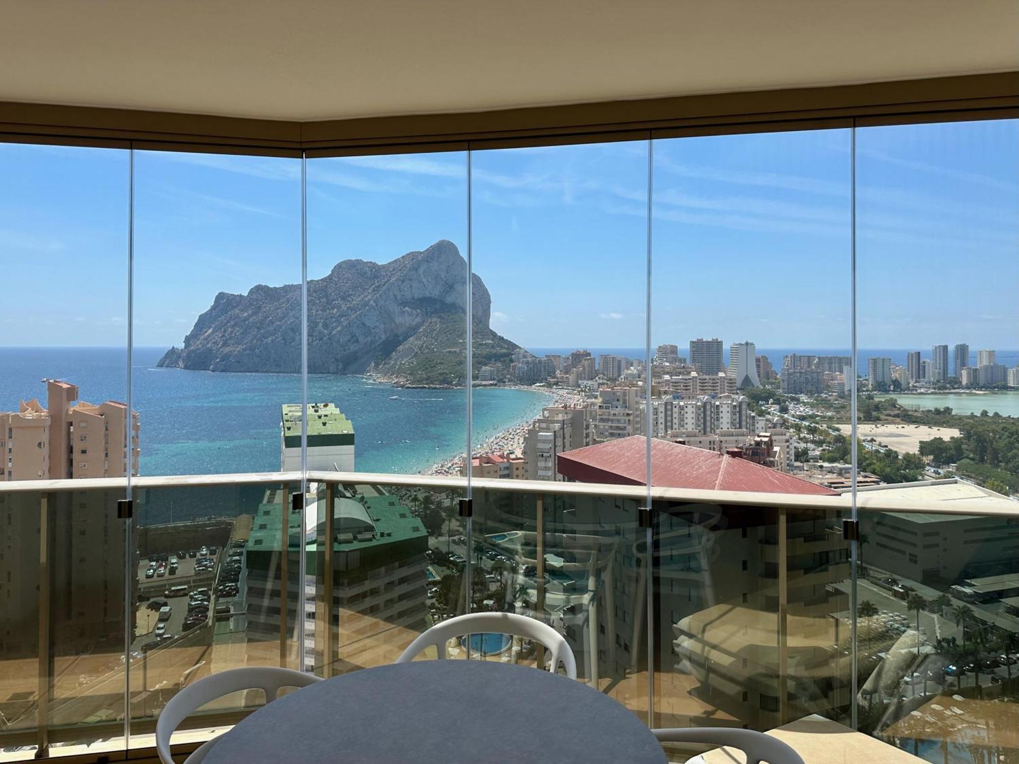 Clubrent - Esmeralda Suites 21º Piso Кальпе Екстер'єр фото